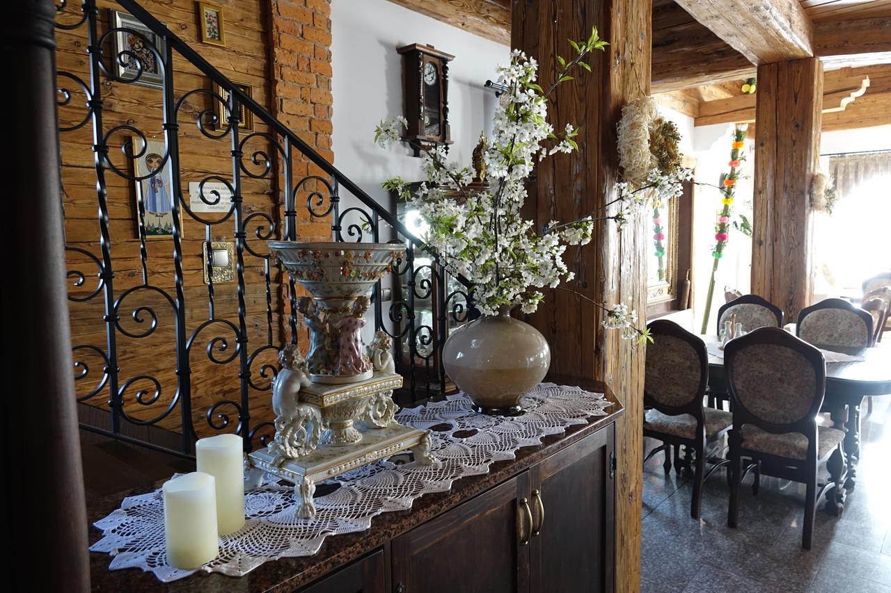 Gosciniec Dworski W Ropie - Pokoje Goscinne Ropa Exterior foto