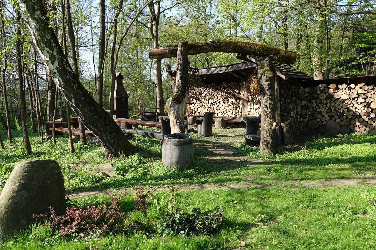 Gosciniec Dworski W Ropie - Pokoje Goscinne Ropa Exterior foto
