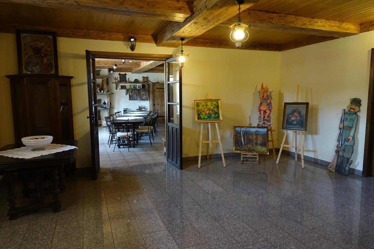 Gosciniec Dworski W Ropie - Pokoje Goscinne Ropa Exterior foto